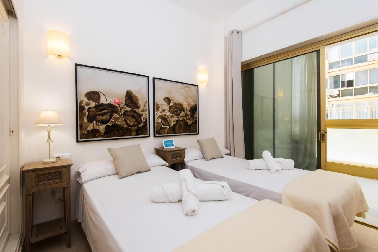 Rentandhomes Beachfront Marbella Center Exterior photo