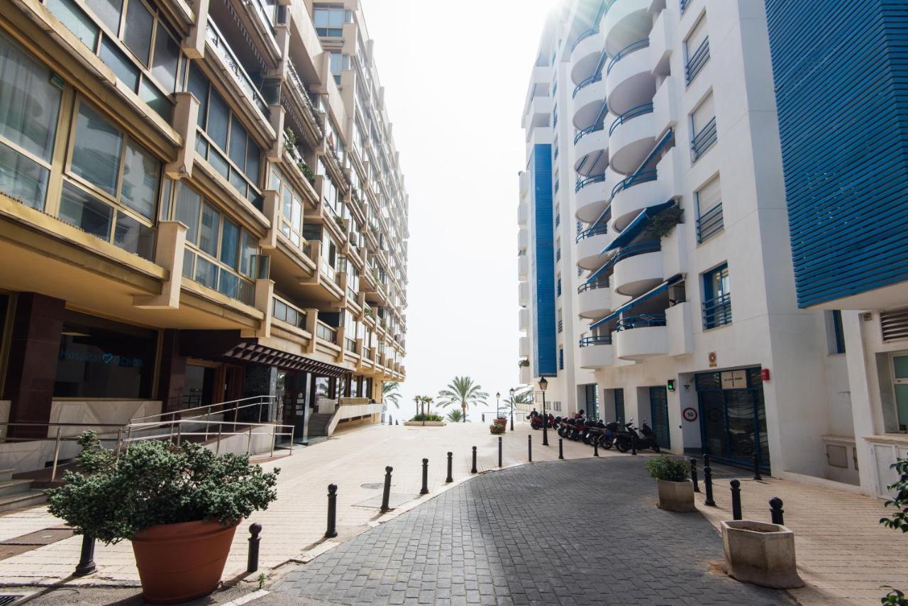 Rentandhomes Beachfront Marbella Center Exterior photo